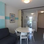 Apartment Modern Flat With Pool View *