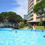 Apartment Modern Flat With Pool View Lignano Sabbiadoro