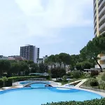 Modern Flat With Pool View Lignano Sabbiadoro